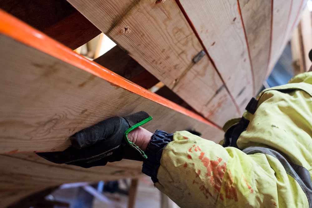 TX_15_03_F6596_W.jpg - 16.03.2015 Viskiplangu löömine. Foto Toomas Kokovkin