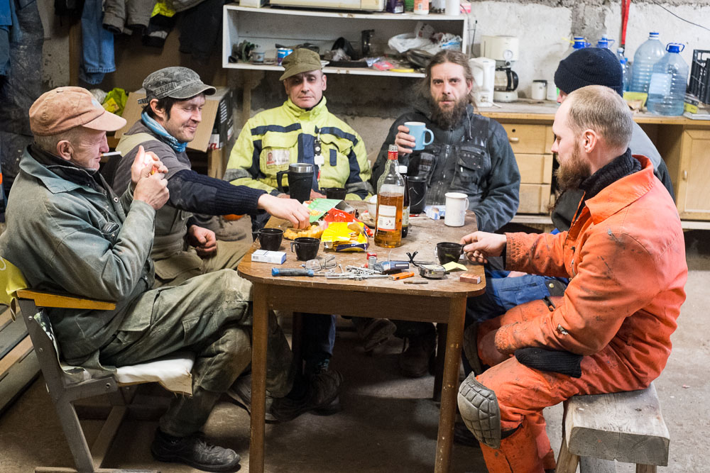 TX_15_03_F6648_W.jpg - 16.03.2015 Viskiplangu löömine. Foto Toomas Kokovkin