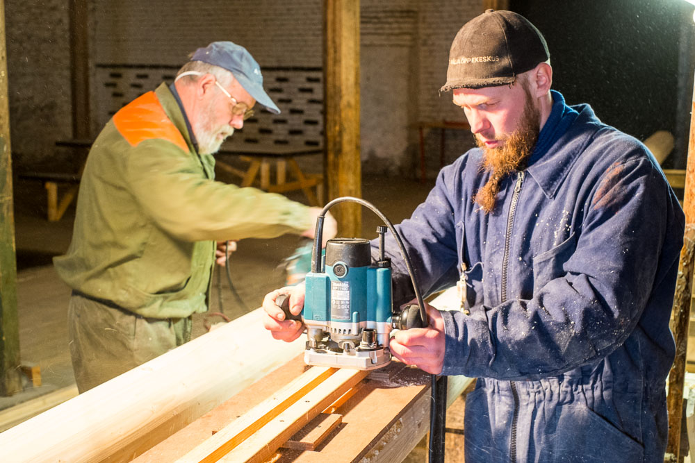 TX_15_03_F6837_W.jpg - 31.03.1015 Mastide tegemine. Foto Toomas Kokovkin