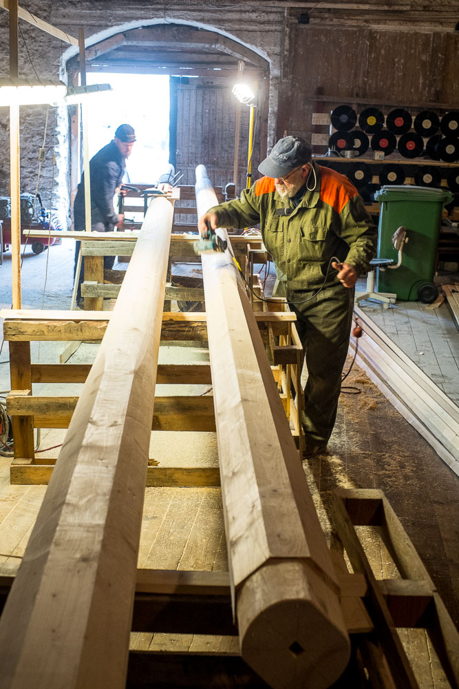 TX_15_03_F6843_W.jpg - 31.03.1015 Mastide tegemine. Foto Toomas Kokovkin